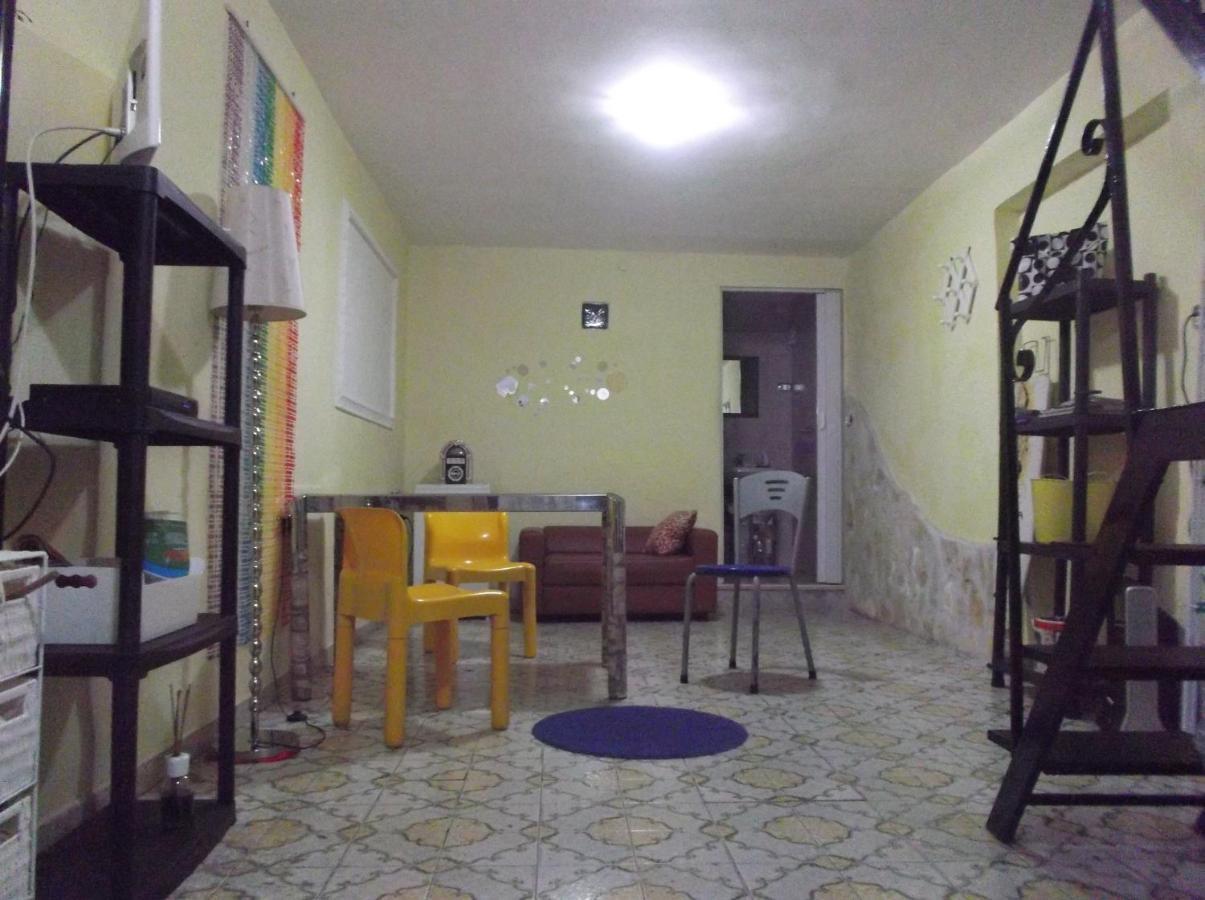 Monolocale Fronte Strada Centro Storico Casa vacanze *